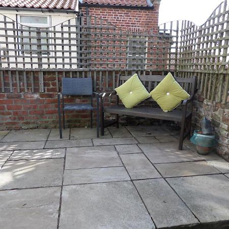 Award Winning Pet Friendly Paddock Cottage Whitby Exterior photo