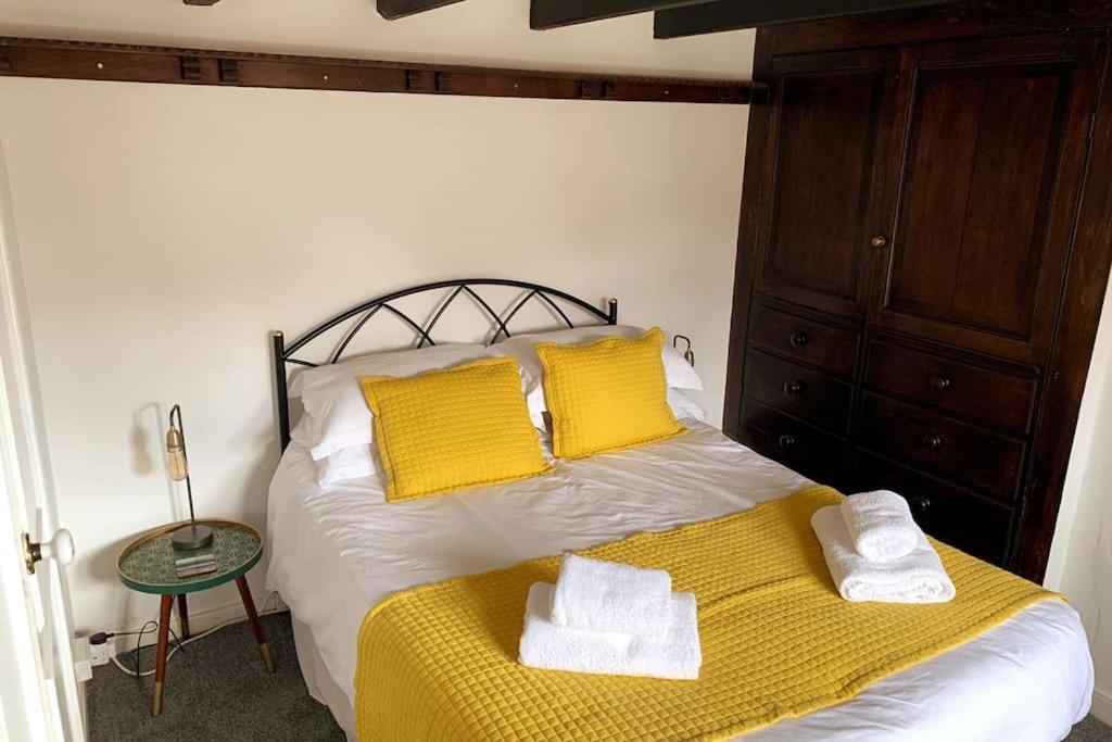 Award Winning Pet Friendly Paddock Cottage Whitby Exterior photo