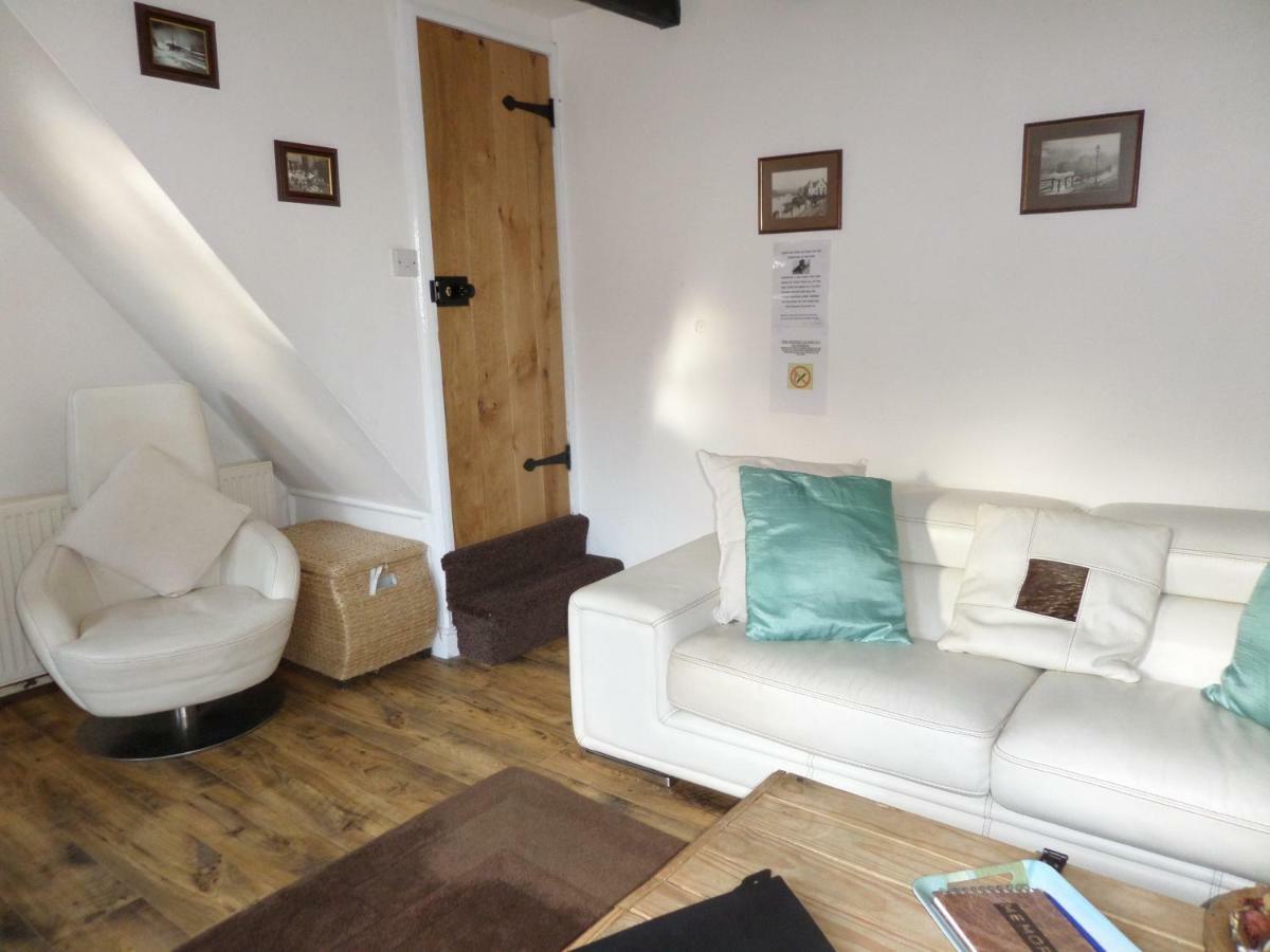 Award Winning Pet Friendly Paddock Cottage Whitby Exterior photo